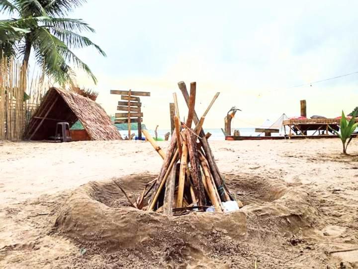 Bucana Kamp Payapa Beachfront 엘니도 외부 사진